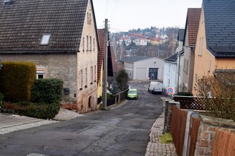 Wilkau-Haßlau: Lange vernachlässigte Ziegelstraße wird gebaut - Die Ziegelstraße in Wilkau-Haßlau ist verschlissen. In diesem Jahr soll sie instandgesetzt werden.
