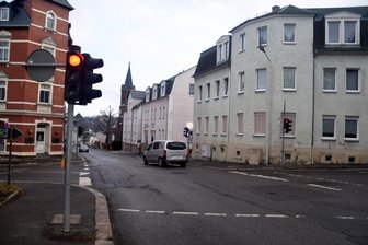 Wilkau-Haßlau: Seit Jahren geforderte Sanierung der Cainsdorfer Straße beginnt in diesem Jahr - Ein Teilabschnitt der Cainsdorfer Straße in Wilkau-Haßlau soll in diesem Jahr eine neue Fahrbahndecke erhalten.
