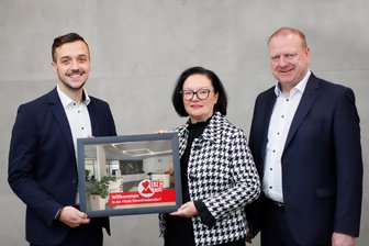William Trültzsch ist neuer Leiter der Sparkasse im Filialgebiet Ehrenfriedersdorf - William Trültzsch (l.) im Bild mit Manuela Willimowski und Kai Grunert, Bereichsleiter S-Privatkunden.