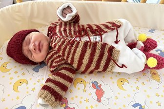 Willkommen in 2025: Chemnitz startet mit neun Neujahrsbabys ins neue Jahr - Ariana Ece wurde um 4 Uhr am Klinikum Chemnitz geboren. In Rabenstein war um 0.52 Uhr aber ein Junge namens Abdullah schneller.
