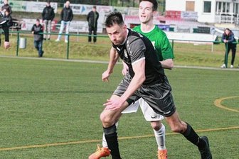 Wilson rettet Merkur doch noch einen Punkt - Merkurs Philipp Wilson sicherte den Oelsnitzern mit seinem Treffer zum 2:2 in der 89. Minute noch einen Zähler.