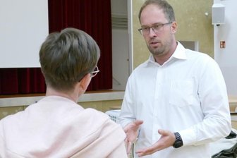 Windkraft-Firma sucht und findet den Dialog - Dr. Björn Roscher und seine Kollegen der Dresdner Firma VSB standen rund 70 Gelenauer Bürgern Rede und Antwort. 