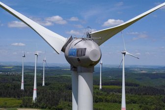 Windkraftdebatte im Erzgebirge: Wie drei Gemeinden ihre Bürger einbeziehen - Windkraftanlagen im Wald? Die Gemeinden Grünhainichen und Börnichen haben sich gegen einen möglichen Bau im Röthenbacher Wald ausgesprochen.