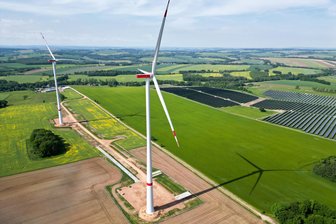 Windpark Kleinschirma bei Freiberg: Mauert das Landratsamt? - Die beiden Windkraftanlagen bei Kleinschirma nahe Freiberg sind vor wenigen Wochen in Betrieb gegangen.