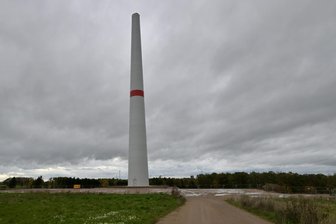 Windpark Reinsdorf: Betreiber findet nicht genügend Anleger für Beteiligungsmodell - Eigentlich sollten die vier Windräder bereits zum Jahresende in Betrieb gehen, nun ist der Start für das erste Quartal 2026 geplant.