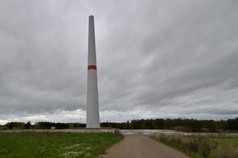 Windpark Reinsdorf: Betreiber hat geplante Summe bei privaten Anlegern eingesammelt - Derzeit noch im Bau: Windrad im künftigen Windpark Reinsdorf.