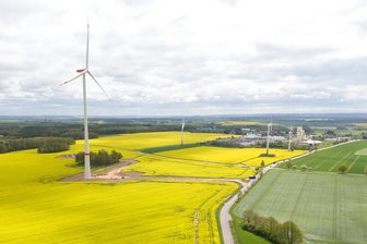 Windrad-Pläne in Burkersdorf bei Frauenstein sind einen Genehmigungsschritt weiter - Königshain hat Mittelsachsens erstes 250-Meter-Windrad (Foto). Ähnliche sind in Burkersdorf geplant.