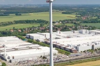 Windräder in Jahnsdorf: Macht Widerstand Sinn? - Windräder wie dieses V 150 - von der Firma Juwi jüngst bei Mosel gebaut - sollen auch in Leukersdorf aufgestellt werden. 
