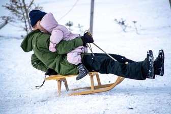 Winterferien: Rodeln und Skifahren in Sachsen? Wo das im Erzgebirge und im Vogtland möglich ist - Wen es nicht auf die Bretter zieht: Auch Rodeln ist im Freistaat möglich.