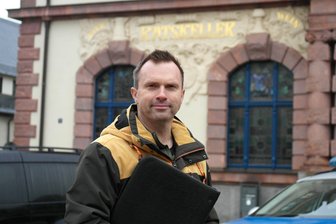 Wintergaudi in Geringswalde: Biathlon, Après-Ski und mehr - Vereinschef Hendrik Fischer ruft zur Wintergaudi am Geringswalder Bahnhof auf.