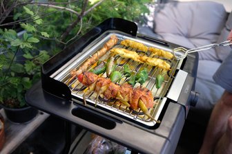 Wintergrillen geht schief: Feuerwehreinsatz im Chemnitzer Heckertgebiet - Ein Elektrogrill hat am Sonntagabend im Heckertgebiet Feuer gefangen.