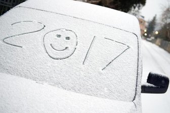 Winterintermezzo im Erzgebirge - Erste Glätteunfälle in Sachsen - 