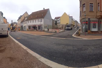 Winterpause in der Werdauer Innenstadt: Autofahrer dürfen August-Bebel-Straße wieder nutzen - Winterpause: Im Laufe des Freitags wird die August-Bebel-Straße in Werdau wieder für den Verkehr freigegeben.
