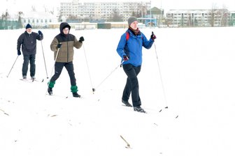 Wintersport: Skilanglauf-Loipe bei Freiberg ist gespurt - Direkt am Wohngebiet Wasserberg, neben dem Sportplatz „Platz der Einheit“, beginnt die Freiberger Loipe.