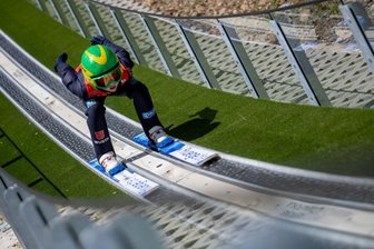 Wintersportler des SV Fortuna Pöhla im Erzgebirge starten Nachwuchsoffensive - Die neuen Jugendschanzen in der Jens-Weißflog-Skisprungarena in Pöhla sind das Schmuckstück des Vereins.