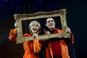 Winterstein-Premiere: Wahre Liebe oder die Tücken des Feminismus - Nadja Schimonsky und Rouven Klischies in „How to date a feminist – Wie angele ich mir einen Feministen“ am Winterstein-Theater.