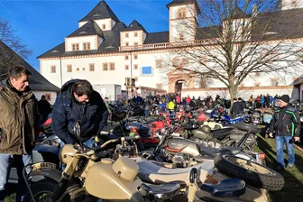 Wintertreffen im Schloss Augustusburg: Was Biker und Besucher auf dem Berg erwartet - Mehr als 8000 Besucher pilgerten zum 50. Wintertreffen im vergangenen Jahr ins Schloss Augustusburg.