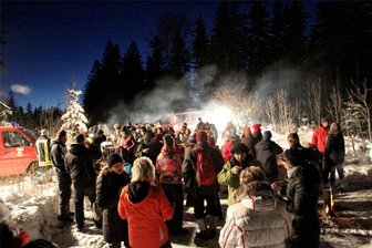 Winterwandern durchs Erzgebirge: Viermal geht es rund um den Steinberg bei Burkhardtsgrün - Am 26. Januar ist Auftakt für die Steinbergwanderungen. Das Bild entstand zur Abschlussveranstaltung früherer Jahre.