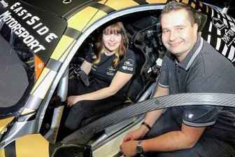 "Wir gehen gern neue Wege" - Fahrerin Sophie Hofmann aus Waldenburg und Teaminhaber Sebastian Genßler freuen sich auf die neuen Herausforderungen.
