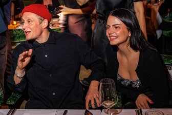 „Wir haben es getan!“ Matthias Schweighöfer gibt seiner langjährigen Freundin das Jawort - Matthias Schweighöfer hat seine langjährige Freundin Ruby O. Fee geheiratet.