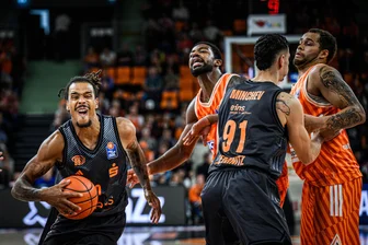 „Wir haben zu viele einfache Korbleger nicht gemacht“: Was Niners-Trainer Rodrigo Pastore zur Niederlage in Ulm sagt - Alles reingehauen und doch verloren: Kevin Yebo war mit 18 Punkten bester Werfer der Niners beim 81:94 in Ulm.