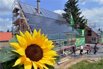 "Wir kennen die meisten Lösungen, die wir ansteuern" - Ohne Solar- und Windkraft geht es nicht: Die Menschheit muss den Ausstoß von Kohlendioxid umgehend verringern. Sonst drohen verheerende Veränderungen für die Zivilisation - sagt Dirk Messner.