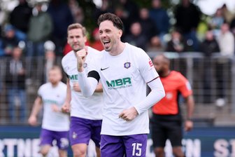 „Wir nehmen Abschied“: Erzgebirge Aue gewinnt Sechs-Tore-Spiel beim FC Schweinfurt - Freude bei Marcel Bär: Zum Abschluss der Drittligasaison gab es für den FC Erzgebirge einen Auswärtssieg.
