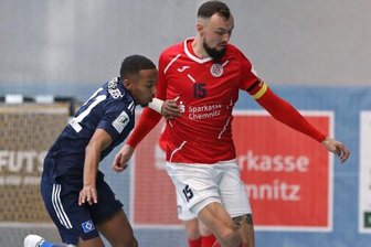 "Wir sind auf einem sehr guten Weg" - Christopher Wittig (rechts) ist mit sieben Treffern bester Torschütze derHohenstein-Ernstthaler in der Futsal-Bundesliga.