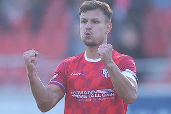 „Wir sind auswärts einfach zu dünne!“ FSV Zwickau will in Erfurt den Bock umstoßen - Zwickau-Kapitän Andrej Startsev hat eine Erfurter Vergangenheit.
