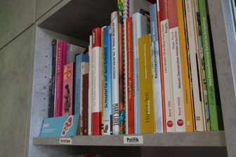 „Wir sind ratlos“: Demokratieprojekte in Sachsen vor dem Aus - Der Verein „Different People“ aus Chemnitz macht demokratische Bildung in Schulen.