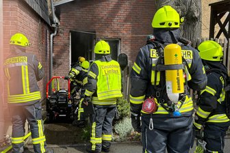 „Wir werden diese Geste niemals vergessen“ – Familie wendet sich nach E-Scooter-Brand im Vogtland an Helfer - Die Feuerwehr war Ostersonntag in Limbach im Einsatz.