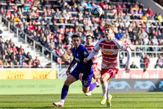 „Wir werden ihn nicht vom Hof jagen“: Erzgebirge Aue rät Eigengewächs zu Abgang - Franco Schädlich (links) sammelte in der vergangenen Saison im Trikot des FC Erzgebirge Aue erstmals Drittliga-Startelferfahrung. Bei den Veilchen hat er nun keine Zukunft mehr.