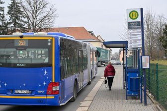 „Wir wollen diese Dinger nicht“: Warum Limbach-Oberfrohna keine digitalen Anzeigen an Bushaltestellen bekommt - Bushaltestellen in Limbach-Oberfrohna werden weiterhin ohne Digitalisierung auskommen.
