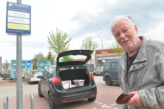 „Wir wollen keine Kunden bestrafen“: Das sagt der Eigentümer des Freiberger Fachmarktzentrums am Bahnhof zur Parksituation - Am Fachmarktzentrum am Bahnhof Freiberg darf man zwei Stunden am Tag parken, hier Henry Klemm.