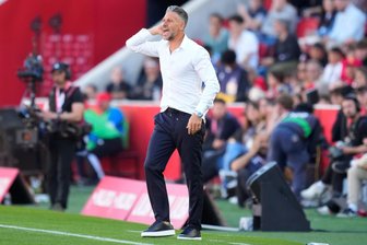 Wirbel um Trainerwechsel bei RB Leipzig: Folgt Demichelis auf Werner? - Noch ist Martin Demichelis Trainer von RCD Mallorca. Hier steht er beim Heimspiel gegen Real Madrid am Spielfeldrand.