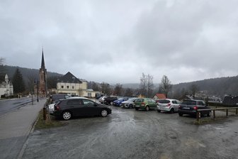 Wird zentraler Parkplatz in Bad Elster nach dem Ausbau gebührenpflichtig? - Der Parkplatz an der Hagerstraße in Bad Elster wird grundhaft ausgebaut und erneuert.
