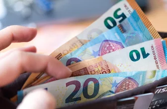 Wirtin aus Mittweida soll Lohn nicht gezahlt haben - Wegen des Verdachts, dass sie unrechtmäßig Lohn einbehalten haben soll, wird gegen eine Restaurantbetreiberin aus Mittweida ermittelt.