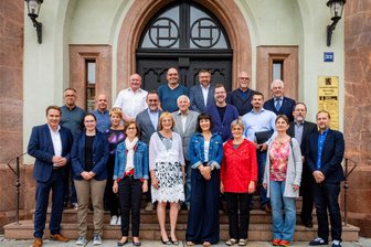 Wirtschaft, Feuerwehr und Schulen: Wo besteht Handlungsbedarf in Mittweida? - Auch auf dem Bild tritt der alte Stadtrat noch einmal an: Aufgrund der umfangreichen Tagesordnung und weil einige Räte fehlten, wurde das obligatorische Foto zum Beginn einer Amtsperiode kurzerhand auf die kommende Sitzung verschoben.