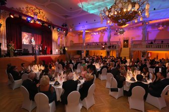 Wirtschaft trifft sich in Zwickau zum Feiern - 
