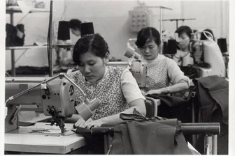 Wissenschaftler erforscht Leben von Vietnamesen in der DDR und heute - Viele Vietnamesen arbeiteten zu DDR-Zeiten in der Textilindustrie.