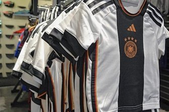 WM ohne Fanfieber - Die WM-Trikots kaufen Chemnitzer vor allem für ihre Sammlungen und Kinder. 