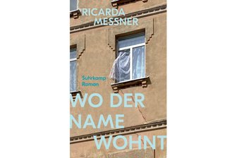 „Wo der Name wohnt“ von Ricarda Messner: Die Bewahrung der Geschichte - „Wo der Name wohnt“ ist der Debütroman von Ricarda Messner.