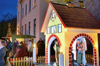 Wo der Weihnachtsmann am dritten Adventswochenende unterwegs ist - Seit 2015 gibt es die Pyramide im Frankenberger Ortsteil Hausdorf. 