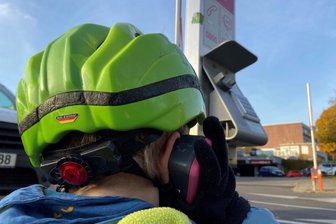 Wo Fernsprecher noch nah sind - In Freiberg steht eine Telefonsäule noch an der Friedeburger Straße.