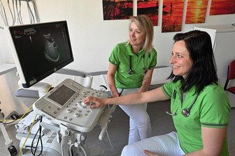 Wo in Chemnitz zwei neue Hausärztinnen noch Patienten aufnehmen - Sie versorgen als Hausärztinnen Patienten des Medizinischen Versorgungszentrums Hygieia an der Bahnhofstraße: die beiden Internistinnen Tatjana Platner (links) und Anna Ullrich. 