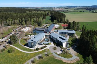 Wo in Falkenstein im Rest des Jahres der Bär steppt - Im Veranstaltungskalender spielt auch das Green-Health-Gesundheitszentrum eine Rolle.