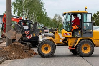 Wo in Mittelsachsen gebaut wird - Auf der B 175 in Altgeringswalde geht zurzeit nichts. Denn bis zum Sommer werden auf der Hauptverkehrsader der Stadt Leitungen für das schnelle Internet verlegt.