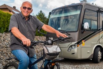Wo Kommunalpolitik am Stammtisch gemacht wird - Andreas Börners Leidenschaften: Fahrrad fahren und mit dem Wohnmobil verreisen. Mehr Freizeit für seine Hobbys will er sich verschaffen, indem er beruflich kürzer tritt. Für das Ehrenamt als Bürgermeister von Heidersdorf bewirbt sich der 73-Jährige aber trotz seines Alters noch ein zweites Mal. 