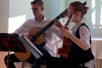 Wo Nachwuchs aus dem Erzgebirge ausschließlich erste Preise holt - Vertreten den Erzgebirgskreis beim Landeswettbewerb „Jugend musiziert“: Lenny Harry Neef und Finja Kuche.