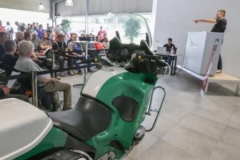 Wo Polizeimotorräder unter den Hammer kommen - Fand für 2300 Euro einen neuen Besitzer: eine 850er BMW der Polizei, Baujahr 1999, TÜV bis 2019.